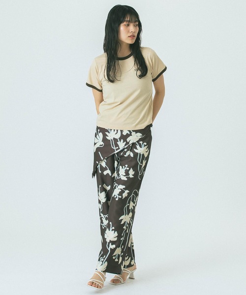 ROSE BUD(ローズバッド)の「RINGER TEE(Tシャツ/カットソー・レディース・ネイビー/ベージュ・ONE SIZE)」の16枚目の写真