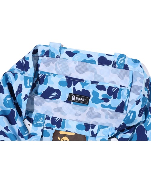 A BATHING APE（アベイシングエイプ）の「BAPE.COM CAMO GO APE POINTER COLLEGE TOTE BAG BAPEC（トートバッグ・メンズ・ネイビー/ピンク/ブルー/グリーン・FREE）」の9枚目の写真