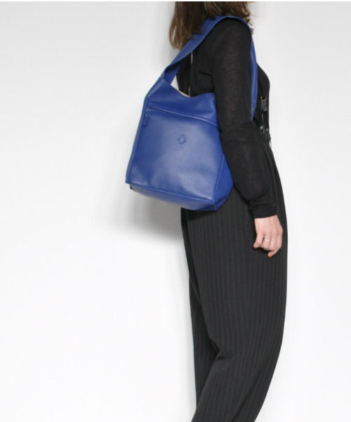 CLEDRAN(クレドラン)の「【軽量 ソフトな本革】CL3842 HALLE WIDE HANDLE TALL BAG(ショルダーバッグ・レディース・ブラック/グレイッシュベージュ/グレー/グリーン/ブルー・FREE)」の1枚目の写真