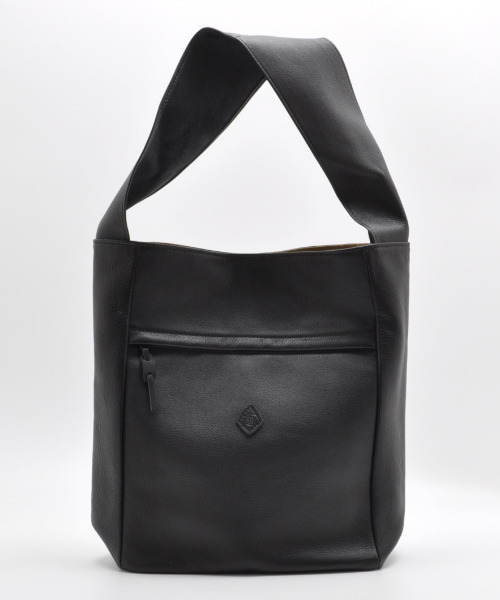 CLEDRAN(クレドラン)の「【軽量 ソフトな本革】CL3842 HALLE WIDE HANDLE TALL BAG(ショルダーバッグ・レディース・ブラック/グレイッシュベージュ/グレー/グリーン/ブルー・FREE)」の2枚目の写真