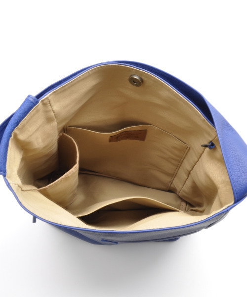 CLEDRAN(クレドラン)の「【軽量 ソフトな本革】CL3842 HALLE WIDE HANDLE TALL BAG(ショルダーバッグ・レディース・ブラック/グレイッシュベージュ/グレー/グリーン/ブルー・FREE)」の13枚目の写真