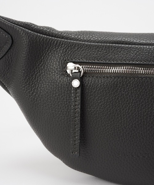 新品 IACUCCI イアクッチ ピスタッロ S CERVO ボディバッグ IACUCCI（イアクッチ）の「ピスタッロ S CERVO（ショルダーバッグ