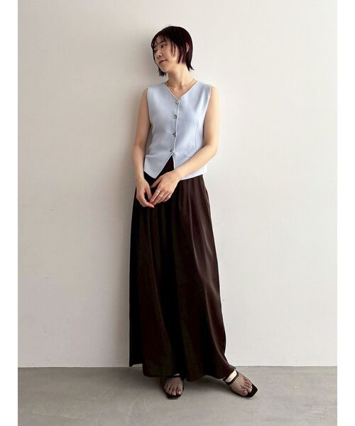 LAGUNAMOON(ラグナムーン)の「シルエットタックワイドパンツ(その他パンツ・レディース・ブラウン/アイボリー・SMALL/MEDIUM)」の14枚目の写真