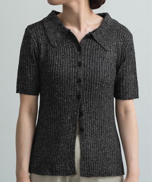 lawgy(ラウジー)の「boucle rib collar polo cardigan / ブークレリブカラーポロカーディガン(カーディガン/ボレロ・レディース・ブラック/グリーン/ベージュ・FREE)」の2枚目の写真