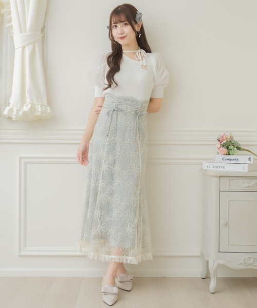 couture BY ROJITA(クチュールバイロジータ)の「アシメデコルテ開きニットトップス(ニット/セーター・レディース・ブラック/ホワイト/サックスブルー・FREE)」の5枚目の写真