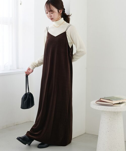 DISCOAT(ディスコート)の「ベロア2WAYキャミワンピース(ワンピース・レディース・ブラウン/ブラック・FREE/PS)」の2枚目の写真