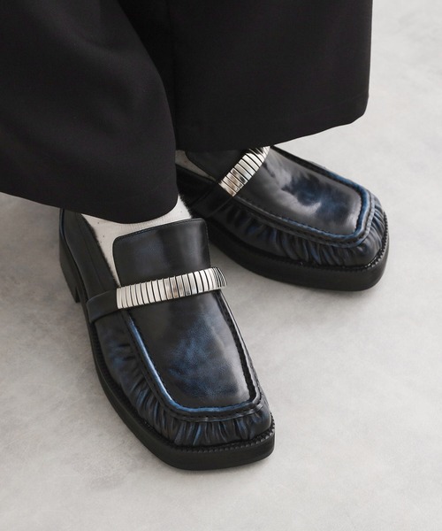 tk.TAKEO KIKUCHI（ティーケータケオキクチ）の「カラーローファー（ドレスシューズ・メンズ・ブルー/ブラック・75/65/55）」の5枚目の写真