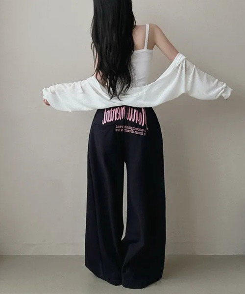 Ressaca(レサーカ)の「バックロゴプリントルーズスウェットパンツ(スウェットパンツ・レディース・ブラック/ネイビー/グレー・M)」の12枚目の写真