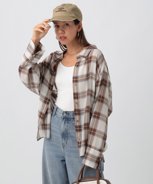 BAYFLOW（ベイフロー）の「[秋口まで着られる]シアーチェックシャーリングシャツ（シャツ/ブラウス・レディース・オフホワイト/ライトイエロー/ライトブルー・FREE）」の2枚目の写真