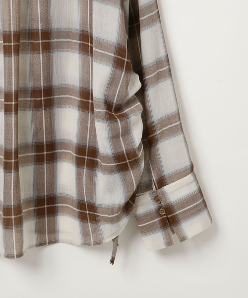 BAYFLOW（ベイフロー）の「[秋口まで着られる]シアーチェックシャーリングシャツ（シャツ/ブラウス・レディース・オフホワイト/ライトイエロー/ライトブルー・FREE）」の22枚目の写真