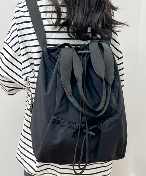 VIBGYOR（ヴィブジョー）の「FReePLACe/2way仕様 リュックサック ショルダーバッグ X12592（ショルダーバッグ・レディース・ホワイト/ブラック・FREE）」の2枚目の写真