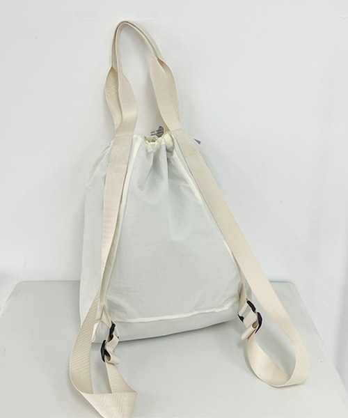 VIBGYOR（ヴィブジョー）の「FReePLACe/2way仕様 リュックサック ショルダーバッグ X12592（ショルダーバッグ・レディース・ホワイト/ブラック・FREE）」の4枚目の写真