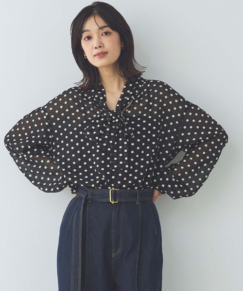 Gready Brilliant（グレディブリリアン）の「LU花刺繍ボウタイ