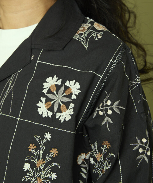 【美品★1回のみ着用】Freada パッチワーク花刺繍シャツ（完売商品） 期間限定】【新品未開封】Freada パッチワーク花刺繍