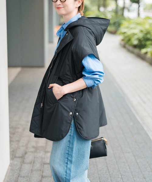 Spick & Span（スピックアンドスパン）の「TICCA / ティッカ リバーシブルキルティングポンチョ（その他アウター・レディース・カーキ/ブラック・FREE）」の6枚目の写真