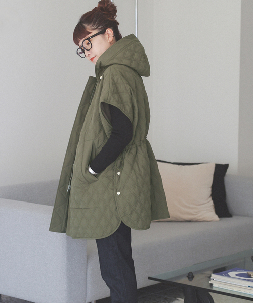 Spick & Span（スピックアンドスパン）の「TICCA / ティッカ リバーシブルキルティングポンチョ（その他アウター・レディース・カーキ/ブラック・FREE）」の16枚目の写真