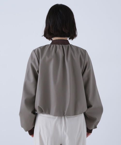 NATURAL BEAUTY BASIC（ナチュラルビューティーベーシック）の「◇フェイクレザーギャザーブルゾン（ブルゾン・レディース・ブラック/ブラウン/ベージュ・SMALL/MEDIUM）」の5枚目の写真