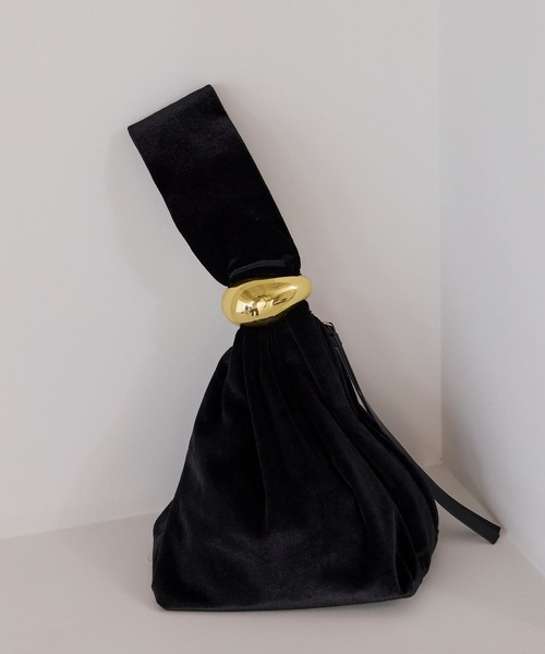 forksy.(フォルクシー)の「【forksy.】【オケージョン対応】ベロア/フォウスウェード ワンハンドルバッグ(ハンドバッグ・レディース・ブラック/グレー/ボルドー/ブラウン/ブラック系/アイボリー・FREE)」の7枚目の写真