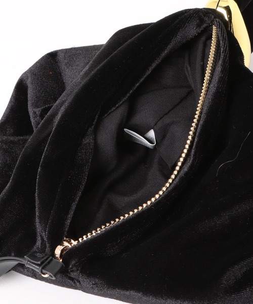 forksy.(フォルクシー)の「【forksy.】【オケージョン対応】ベロア/フォウスウェード ワンハンドルバッグ(ハンドバッグ・レディース・ブラック/グレー/ボルドー/ブラウン/ブラック系/アイボリー・FREE)」の9枚目の写真