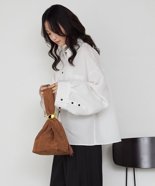 forksy.(フォルクシー)の「【forksy.】【オケージョン対応】ベロア/フォウスウェード ワンハンドルバッグ(ハンドバッグ・レディース・ブラック/グレー/ボルドー/ブラウン/ブラック系/アイボリー・FREE)」の13枚目の写真