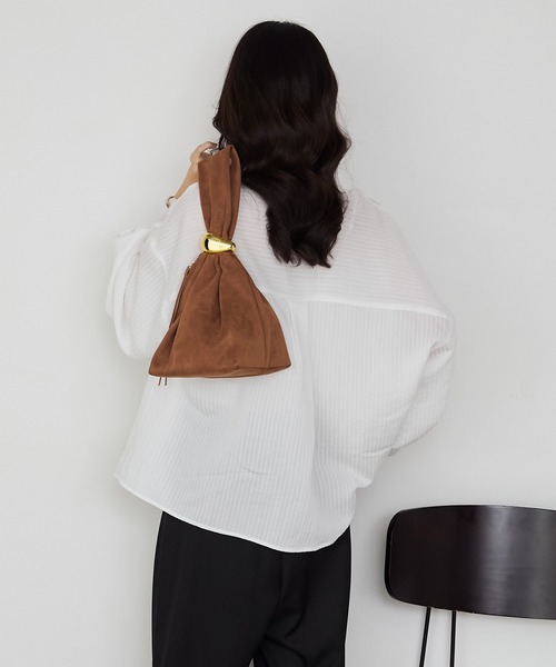 forksy.(フォルクシー)の「【forksy.】【オケージョン対応】ベロア/フォウスウェード ワンハンドルバッグ(ハンドバッグ・レディース・ブラック/グレー/ボルドー/ブラウン/ブラック系/アイボリー・FREE)」の14枚目の写真