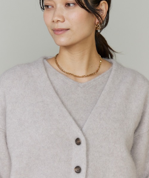 INED（イネド）の「ラクーンVネックカーディガン（カーディガン/ボレロ・レディース・グレイッシュベージュ/ベージュ/サックスブルー/チャコールグレー・9号）」の17枚目の写真