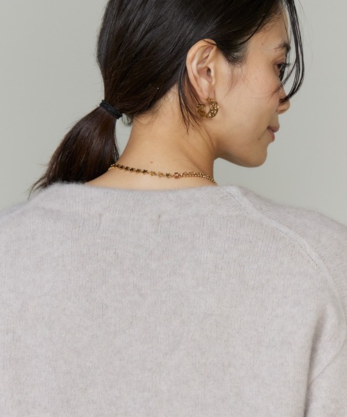 INED（イネド）の「ラクーンVネックカーディガン（カーディガン/ボレロ・レディース・グレイッシュベージュ/ベージュ/サックスブルー/チャコールグレー・9号）」の19枚目の写真