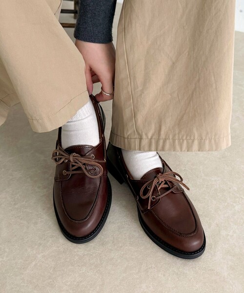 eness（エネス）の「【ENESS/ エネス】レザースリムデッキシューズ（その他シューズ・レディース・ダークブラウン/ブラック・37/38）」の2枚目の写真