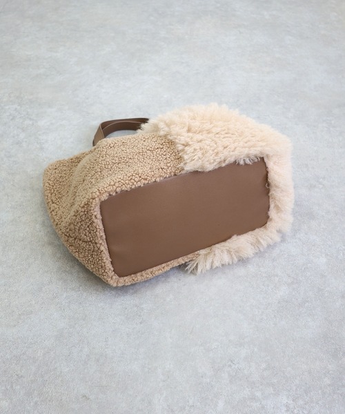 T・S・L（ティーエスエル）の「ファー切り替えトートバッグ（トートバッグ・レディース・モカ/グレー/アイボリー・FREE）」の17枚目の写真