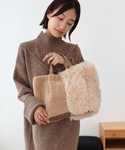 T・S・L（ティーエスエル）の「ファー切り替えトートバッグ（トートバッグ・レディース・モカ/グレー/アイボリー・FREE）」の4枚目の写真