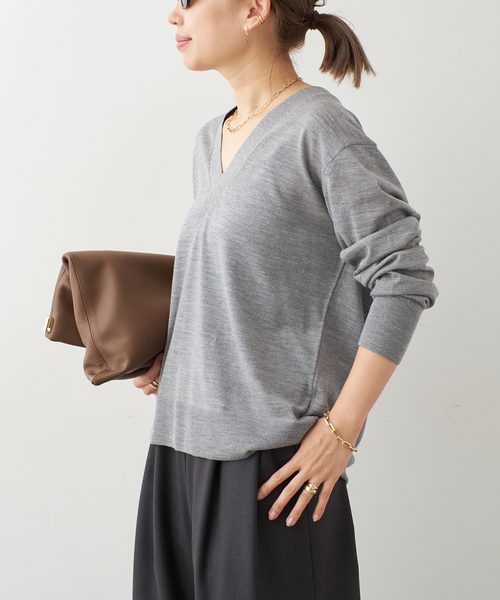 Deuxieme Classe（ドゥーズィエムクラス）の「MILLENNIUM Vネック プルオーバー（ニット/セーター・レディース・ネイビー/チャコールグレー・FREE）」の5枚目の写真