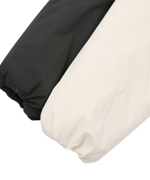 NEW BALANCE(ニューバランス)の「パデッドフーデッドロングジャケット(ダウンジャケット/コート・レディース・ライトベージュ/ダークグレー・SMALL/MEDIUM/LARGE/X-LARGE)」の14枚目の写真