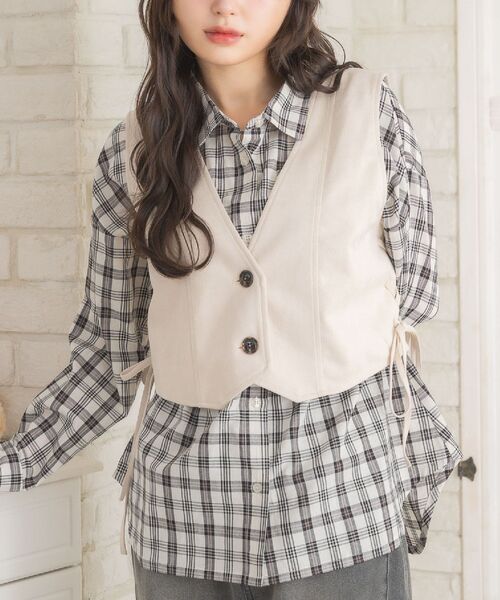 ems excite(エムズエキサイト)の「レースアップスエードベスト(ベスト・レディース・キャメル/ナチュラル・FREE)」の1枚目の写真