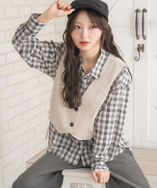 ems excite(エムズエキサイト)の「レースアップスエードベスト(ベスト・レディース・キャメル/ナチュラル・FREE)」の3枚目の写真