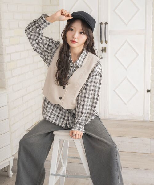 ems excite(エムズエキサイト)の「レースアップスエードベスト(ベスト・レディース・キャメル/ナチュラル・FREE)」の4枚目の写真