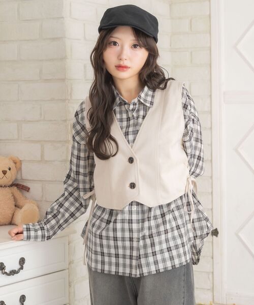 ems excite(エムズエキサイト)の「レースアップスエードベスト(ベスト・レディース・キャメル/ナチュラル・FREE)」の9枚目の写真