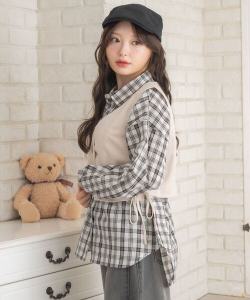 ems excite(エムズエキサイト)の「レースアップスエードベスト(ベスト・レディース・キャメル/ナチュラル・FREE)」の10枚目の写真