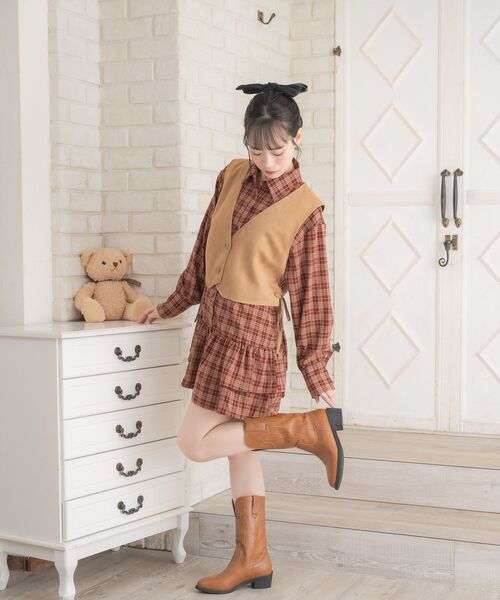 ems excite(エムズエキサイト)の「レースアップスエードベスト(ベスト・レディース・キャメル/ナチュラル・FREE)」の14枚目の写真