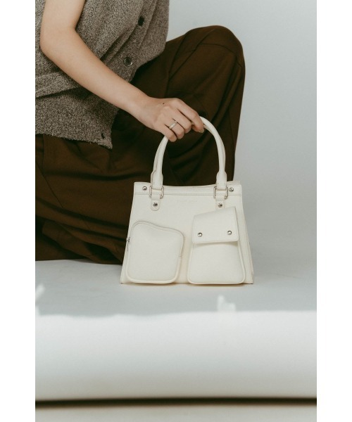 Knuth Marf（クヌースマーフ）の「multi pocket hand bag（ハンドバッグ・レディース・ホワイト/チャコール・ONE SIZE）」の6枚目の写真