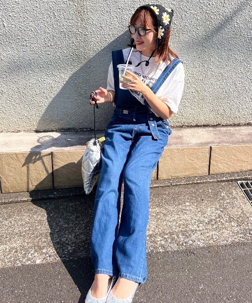 Belle Cie（ベルシー）の「大人ゆるシルエットアシメショルダーオーバーオール レディース アシンメトリー デニムサロペット（デニムパンツ・レディース・ブルー・S/M/L/XL）」の5枚目の写真