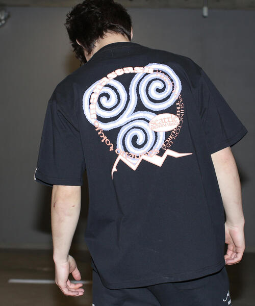 MANASTASH（マナスタッシュ）の「MANASTASH/マナスタッシュ/ｘSAYHELLO TEE（Tシャツ/カットソー・メンズ・ブラック/ホワイト・L/XL/S/M）」の5枚目の写真
