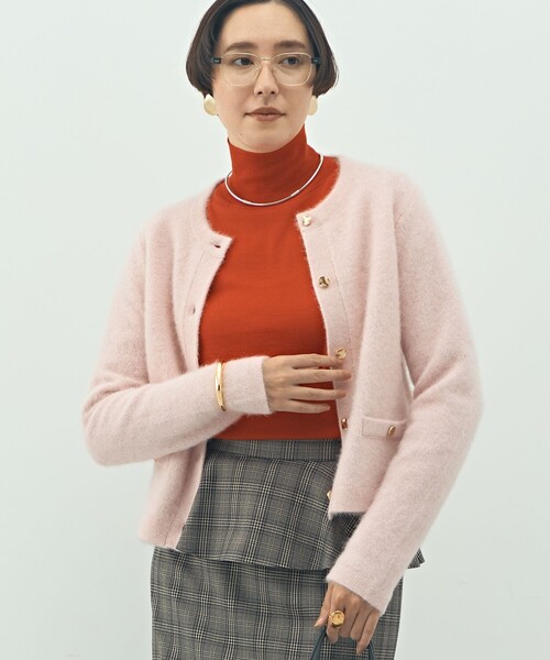 NOLLEY’S(ノーリーズ)の「ヘアリークルーネックニットジャケット(カーディガン/ボレロ・レディース・ネイビー/グレー/キナリ/ベビーピンク・38)」の4枚目の写真