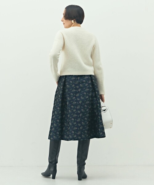 NOLLEY’S(ノーリーズ)の「ヘアリークルーネックニットジャケット(カーディガン/ボレロ・レディース・ネイビー/グレー/キナリ/ベビーピンク・38)」の11枚目の写真