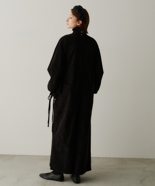 PERNA(ペルナ)の「コーデュロイリボンオールインワン(つなぎ/オールインワン・レディース・アイボリー/ブラック・LARGE/MEDIUM)」の12枚目の写真