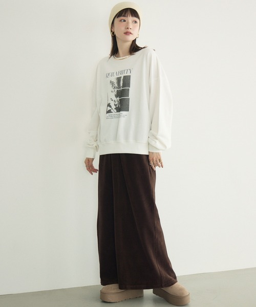 RETRO GIRL(レトロガール)の「【WEB限定】カットコールロングスカート(コーデュロイ)(スカート・レディース・ライトグレー/レッド/アイボリー/ブラック/ダークブラウン/ライトブラウン・FREE)」の12枚目の写真