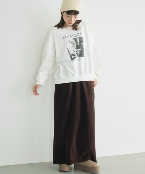 RETRO GIRL(レトロガール)の「【WEB限定】カットコールロングスカート(コーデュロイ)(スカート・レディース・ライトグレー/レッド/アイボリー/ブラック/ダークブラウン/ライトブラウン・FREE)」の11枚目の写真