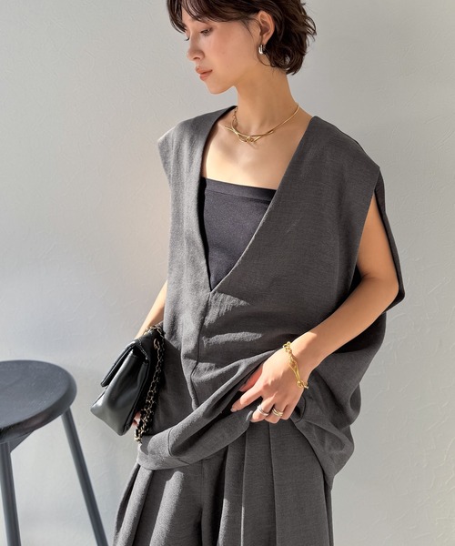 Classical Evon（クラシカルエヴォン）の「【Classical Evon】シンプルな品をまとう。リネンタッチベスト（Vネック）（ベスト・レディース・ブラウン/チャコール/ブラック・MEDIUM/SMALL/X-LARGE/LARGE）」の19枚目の写真