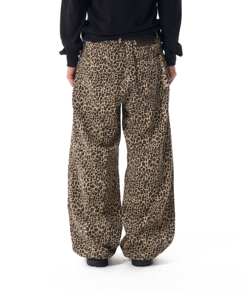 AAKAM（アーカム）の「Knee Pin-tuck Leopard Cotton Pants (Brown)（その他パンツ・レディース・その他・1/2）」の4枚目の写真
