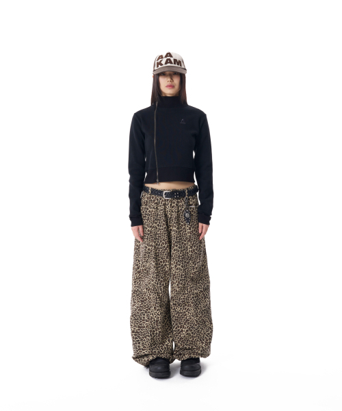 AAKAM（アーカム）の「Knee Pin-tuck Leopard Cotton Pants (Brown)（その他パンツ・レディース・その他・1/2）」の6枚目の写真