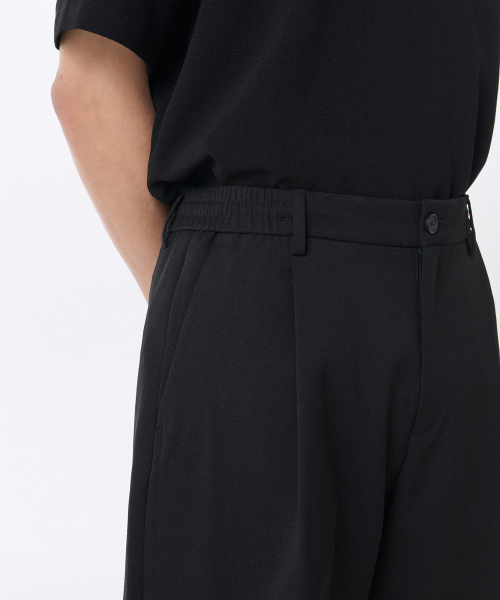 MUSINSA STANDARD(ムシンサスタンダード)の「クレープワンジョーワイドバンディングショーツ【ブラック】(その他パンツ・メンズ・その他・40/38/42/36/34/32/30/26/28)」の4枚目の写真